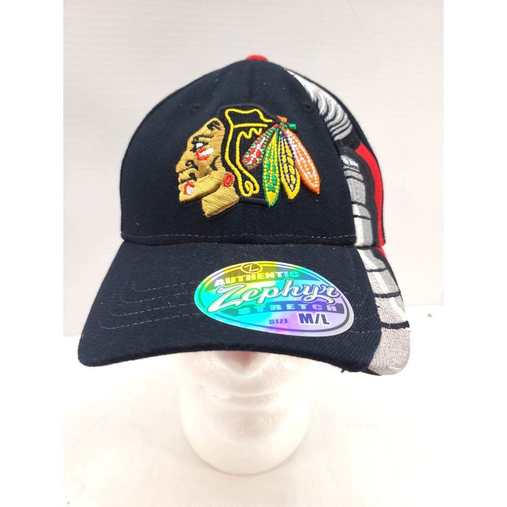 Chicago Blackhawks Hat Zypher Stretch Size M/L Stanley Cup Hat NEW